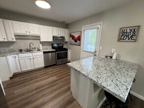 15 Riverview Ln in Bettendorf, IA - Building Photo - Building Photo