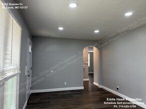 9343 Duenke Dr in St. Louis, MO - Building Photo - Building Photo