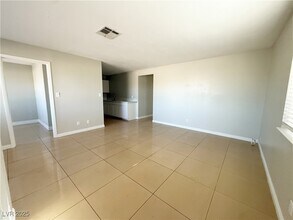 2353 Exeter Dr in Las Vegas, NV - Building Photo - Building Photo