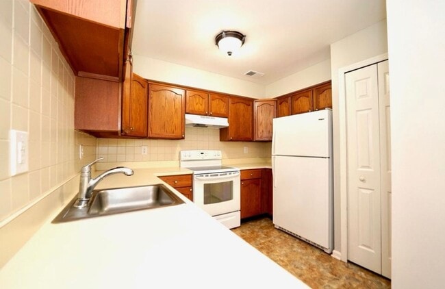 5630 Ringwood Dr in Baltimore, MD - Building Photo - Building Photo