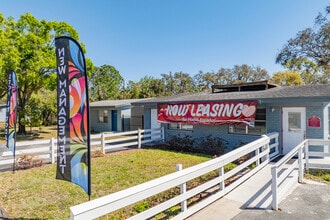 Cinnamon Cove Apartments in Tampa, FL - Building Photo - Building Photo