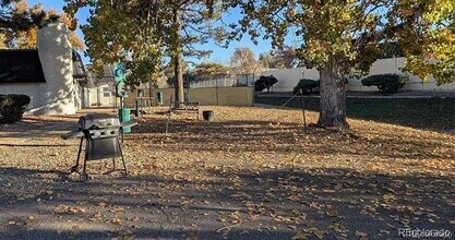 140 E Highline Cir in Centennial, CO - Building Photo - Building Photo