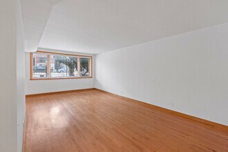 2112 W Armitage Ave in Chicago, IL - Building Photo - Building Photo