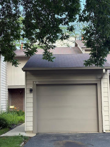 property at 823 Gladstone Dr
