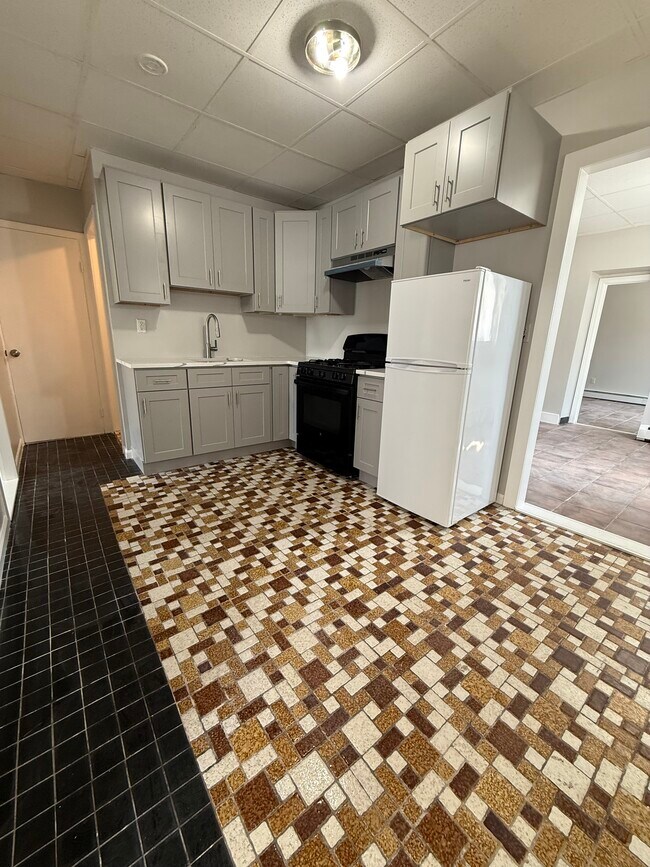 75 Lodi St, Unit 79A in Hackensack, NJ - Building Photo - Building Photo