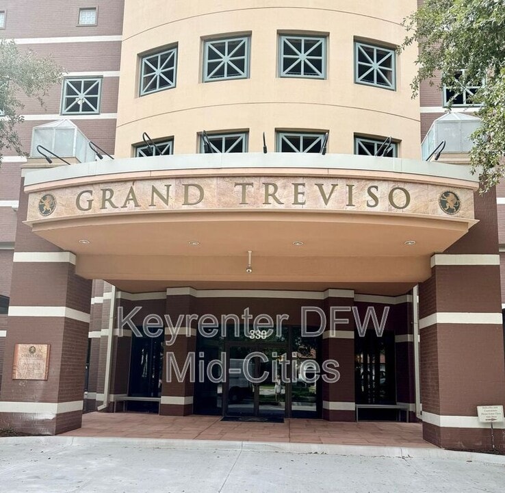 330 E Las Colinas Blvd in Irving, TX - Building Photo