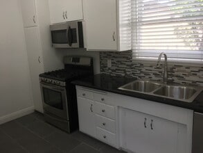 2316 Broadview dr in Glendale, CA - Building Photo - Building Photo