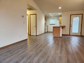 240 Poplar St in Port Orchard, WA - Building Photo - Building Photo