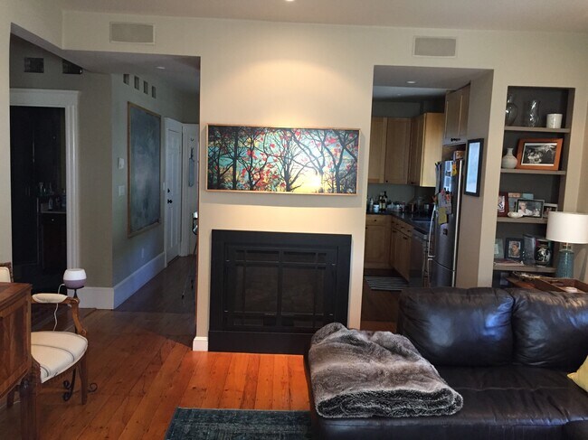 31 Conway St, Unit 2 in Boston, MA - Building Photo - Building Photo