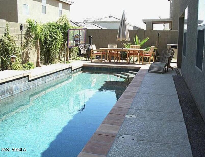 2270 E Palm Beach Dr in Chandler, AZ - Building Photo