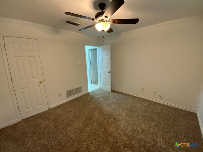 3930 Riggs Rd in Temple, TX - Foto de edificio - Building Photo