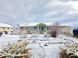 302 N 1500 W in Tremonton, UT - Building Photo
