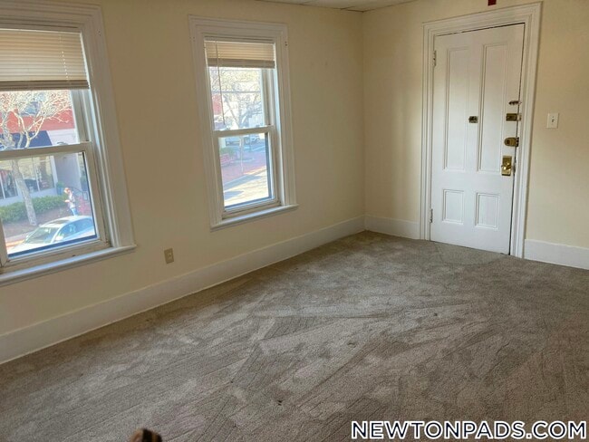 12 Lincoln St, Unit 2 in Newton, MA - Building Photo - Building Photo