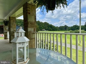 12301 Chapel Rd in Clifton, VA - Building Photo - Building Photo