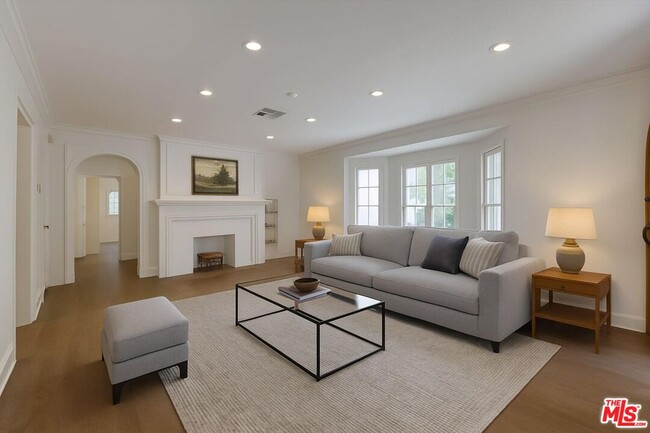 property at 859 Le Doux Rd