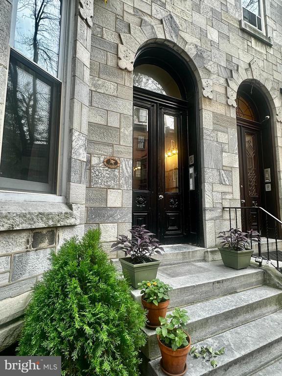 2112 Pine St in Philadelphia, PA - Building Photo - Building Photo