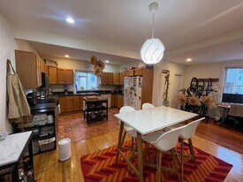 21 Hall St, Unit 1 in Somerville, MA - Building Photo