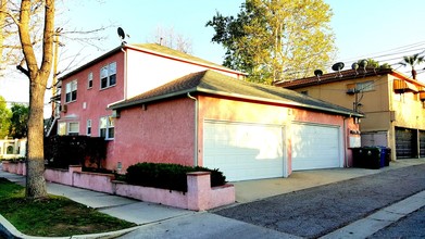 5057 Cahuenga Blvd in North Hollywood, CA - Building Photo - Building Photo