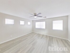 7024 N 77th Dr, Unit Room 1 in Glendale, AZ - Building Photo - Building Photo