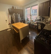 2249 W Iowa St, Unit 1F in Chicago, IL - Building Photo - Building Photo