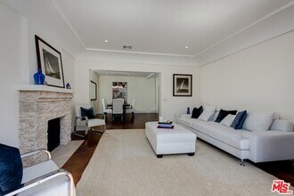 831 S Curson Ave in Los Angeles, CA - Building Photo - Building Photo