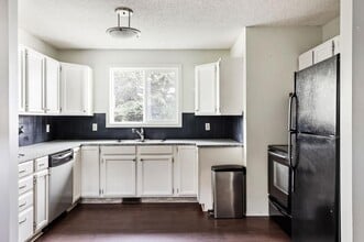 3619 Centre B St NW in Calgary, AB - Building Photo - Building Photo