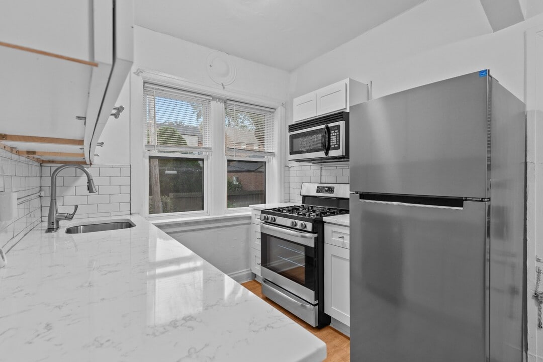 7336 Forsyth Blvd in Clayton, MO - Building Photo