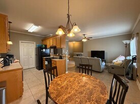 828 Meadow Bend Dr, Unit G in Baton Rouge, LA - Building Photo