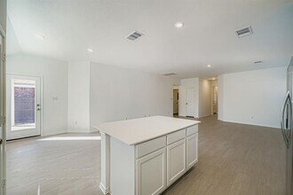 1524 Chapel Rnch Rd in Georgetown, TX - Building Photo - Building Photo