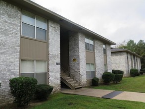 Bentwood Terrace Apartments I & II in Monroe, LA - Building Photo - Building Photo