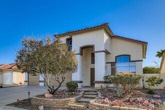 1129 Galangate Ave in Henderson, NV - Foto de edificio - Building Photo