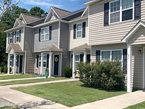 201 Lanieve Ct in Hubert, NC - Building Photo - Building Photo