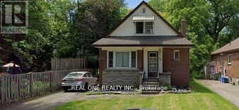 92 Binkley Crescent in Hamilton, ON - Building Photo