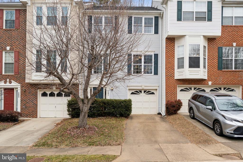 4607 Buckhorn Ridge in Fairfax, VA - Building Photo