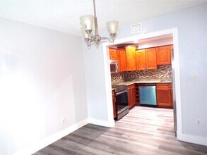 2180 Bayberry Dr in Pembroke Pines, FL - Building Photo - Building Photo