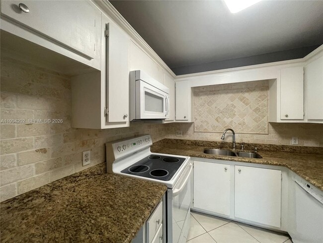 property at 5961 N Falls Cir Dr