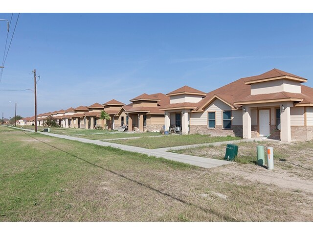 Rockport Street Apartments in Alton, TX - Foto de edificio - Building Photo