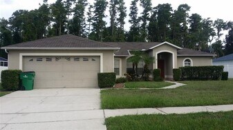 569 Pinehurst Cove in Kissimmee, FL - Building Photo