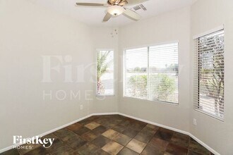 9747 N Sandy Valley Dr in Tucson, AZ - Foto de edificio - Building Photo