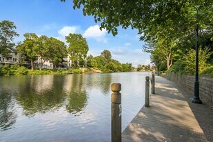 213 Midtown Dr in Traverse City, MI - Building Photo