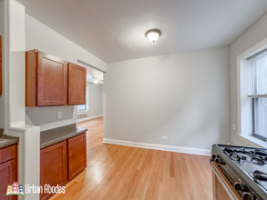 3748 N Pine Grove Ave, Unit M00B in Chicago, IL - Building Photo - Building Photo