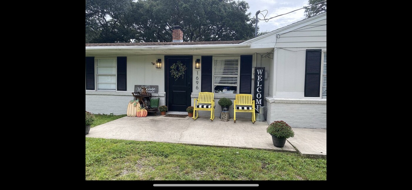 1696 Old Beach Rd in St. Augustine, FL - Building Photo