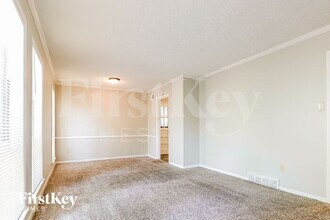 3233 Earl Dr in Memphis, TN - Foto de edificio - Building Photo