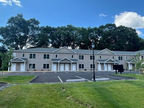 136 Liberty St-Unit -204 in Southington, CT - Building Photo - Building Photo