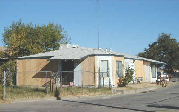 1517 Nogales St in Sacramento, CA - Foto de edificio