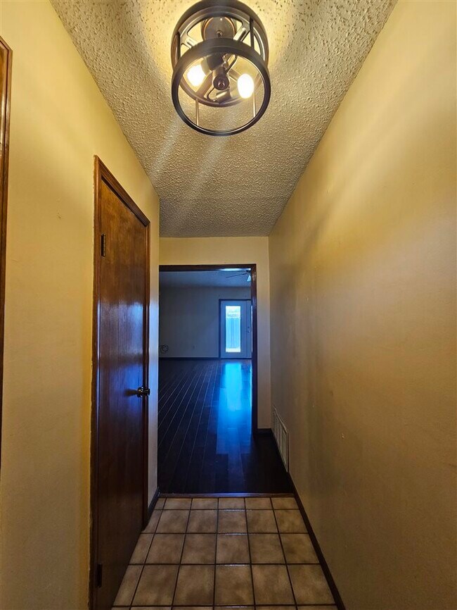 2309 NW Dunstan Ln in Lawton, OK - Building Photo - Building Photo