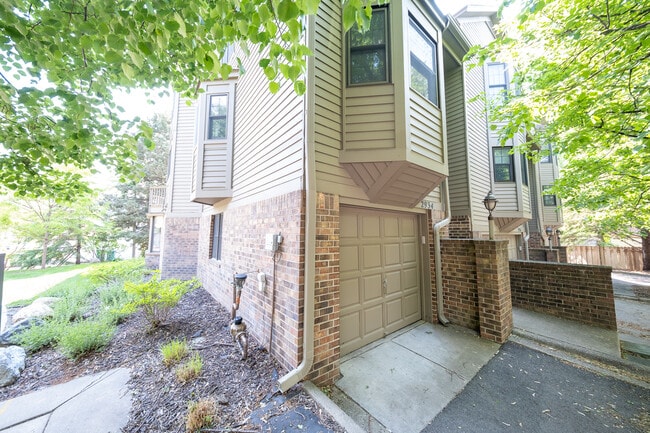 2934 Monterey Ave S in Minneapolis, MN - Building Photo - Building Photo