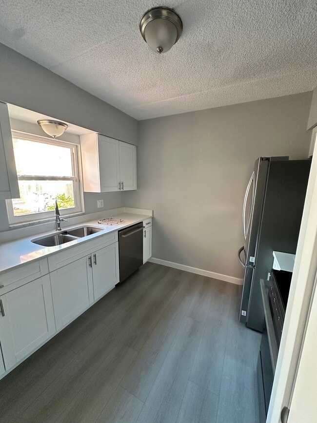 1153 Rue des Rois, Unit 1B in South Pasadena, FL - Building Photo - Building Photo