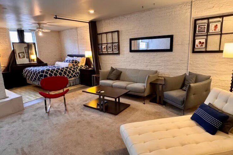 3237 W Thomas St, Unit G in Chicago, IL - Building Photo