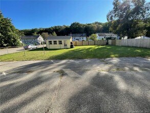 79 River St in Sprague, CT - Building Photo - Building Photo